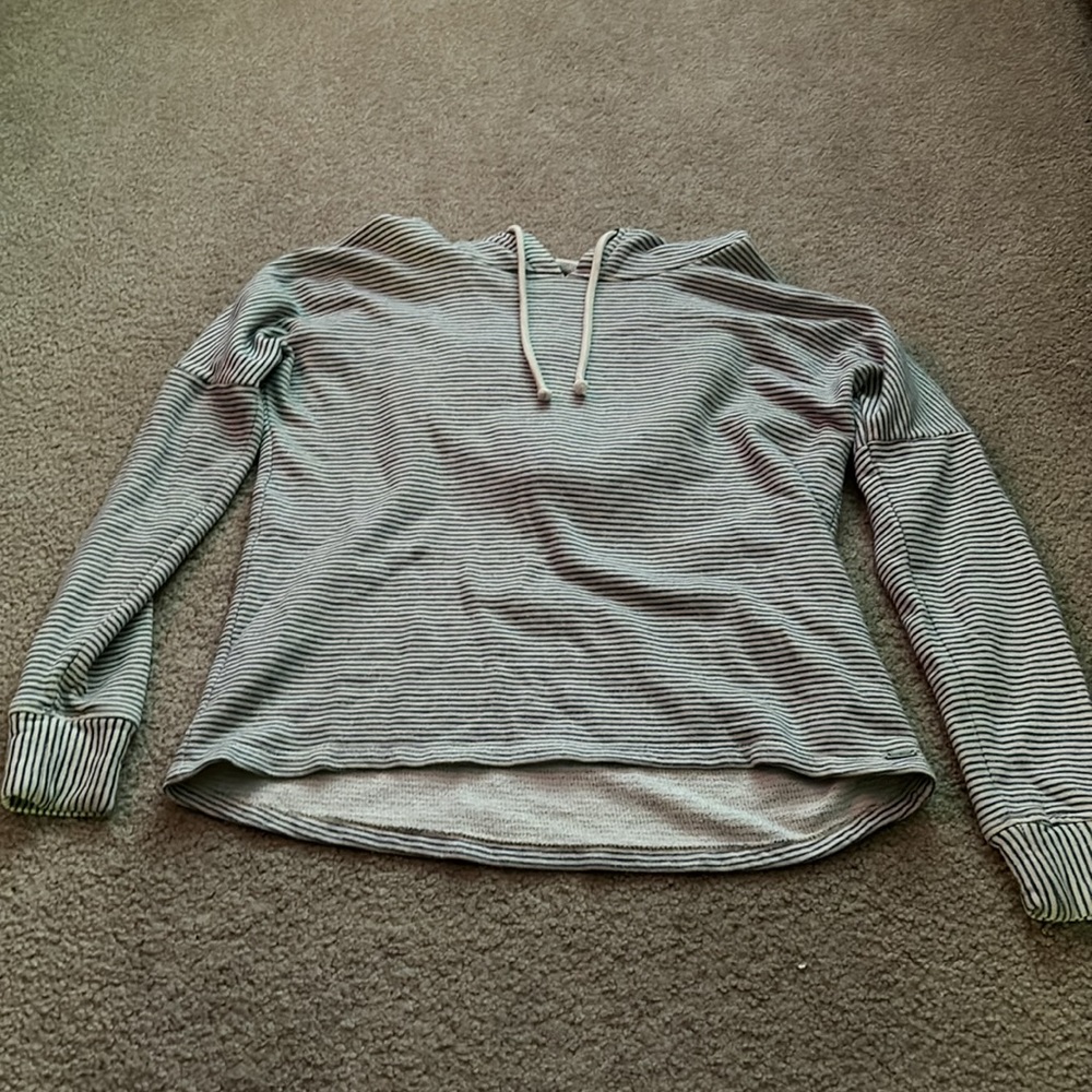 “O’Neill”: Pullover Stripped Hoodie